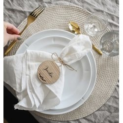 Rundt bordkort med rose